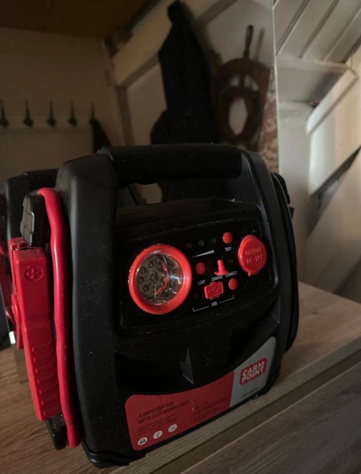 Acculader Jumpstarter met LED werklamp - CARPOINT, Ophalen of Verzenden, Zo goed als nieuw