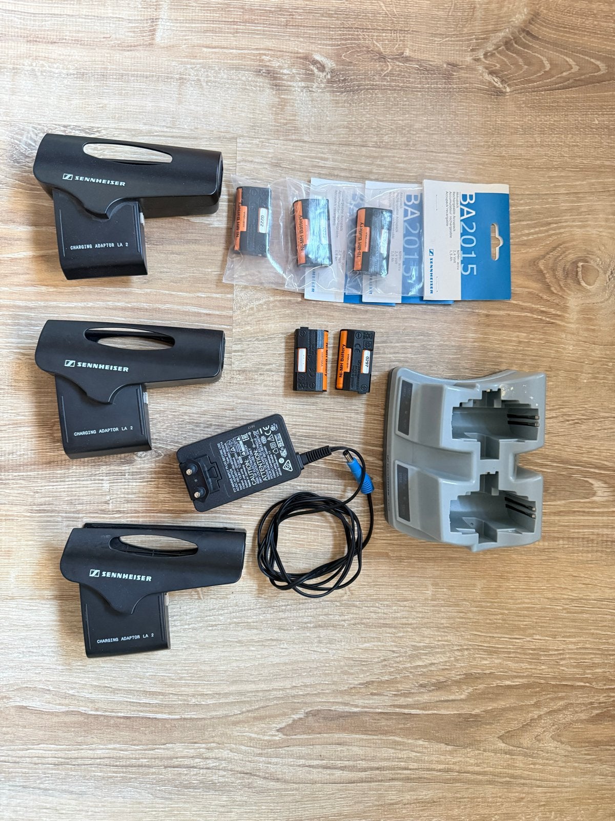 Sennheiser Accu-Charger L2015 met LA 2 Adapters en BA2015 Ac, Muziek en Instrumenten, Ophalen of Verzenden, Gebruikt, Overige typen