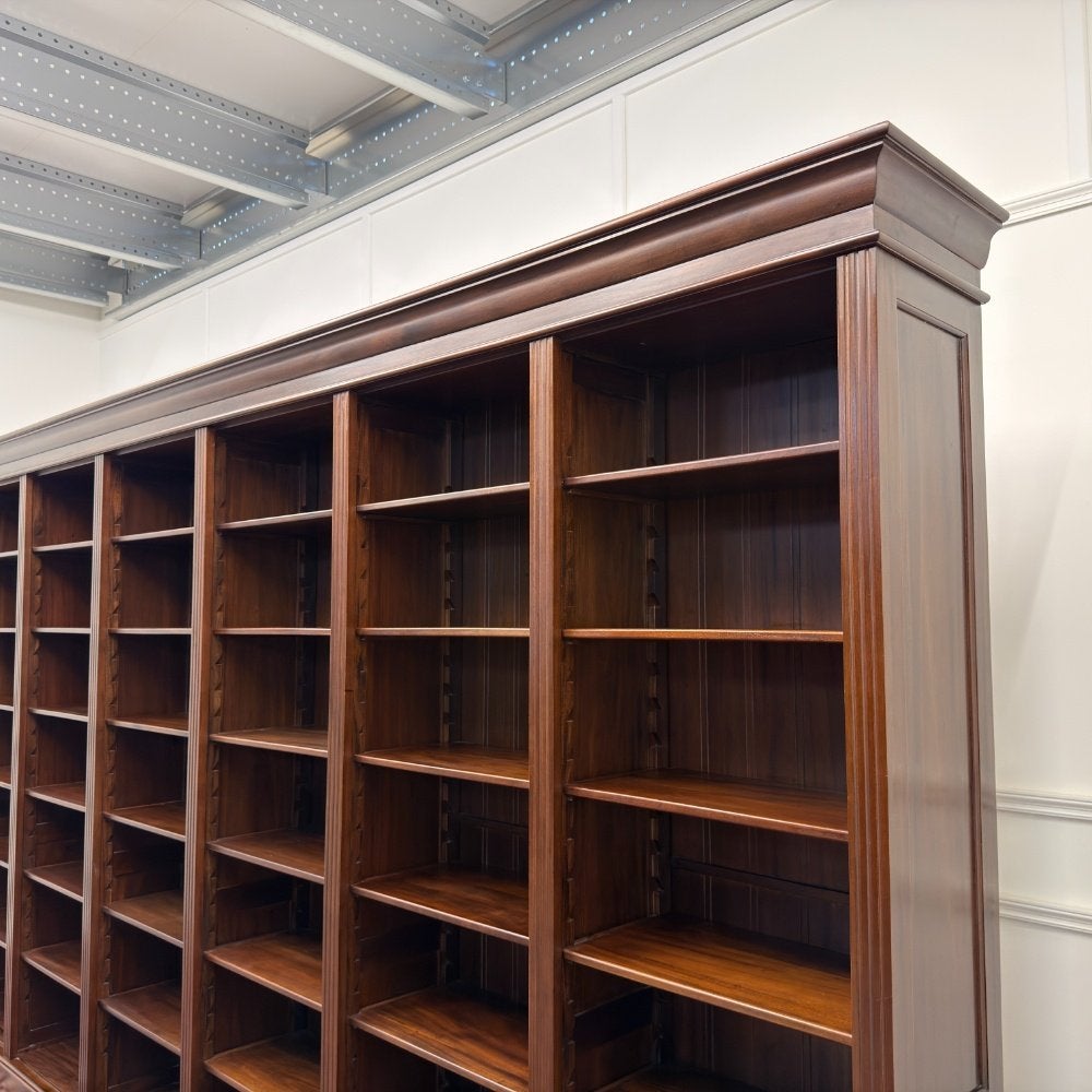 Foto 10 van Grote Klassieke Engelse Open Boekenkast
