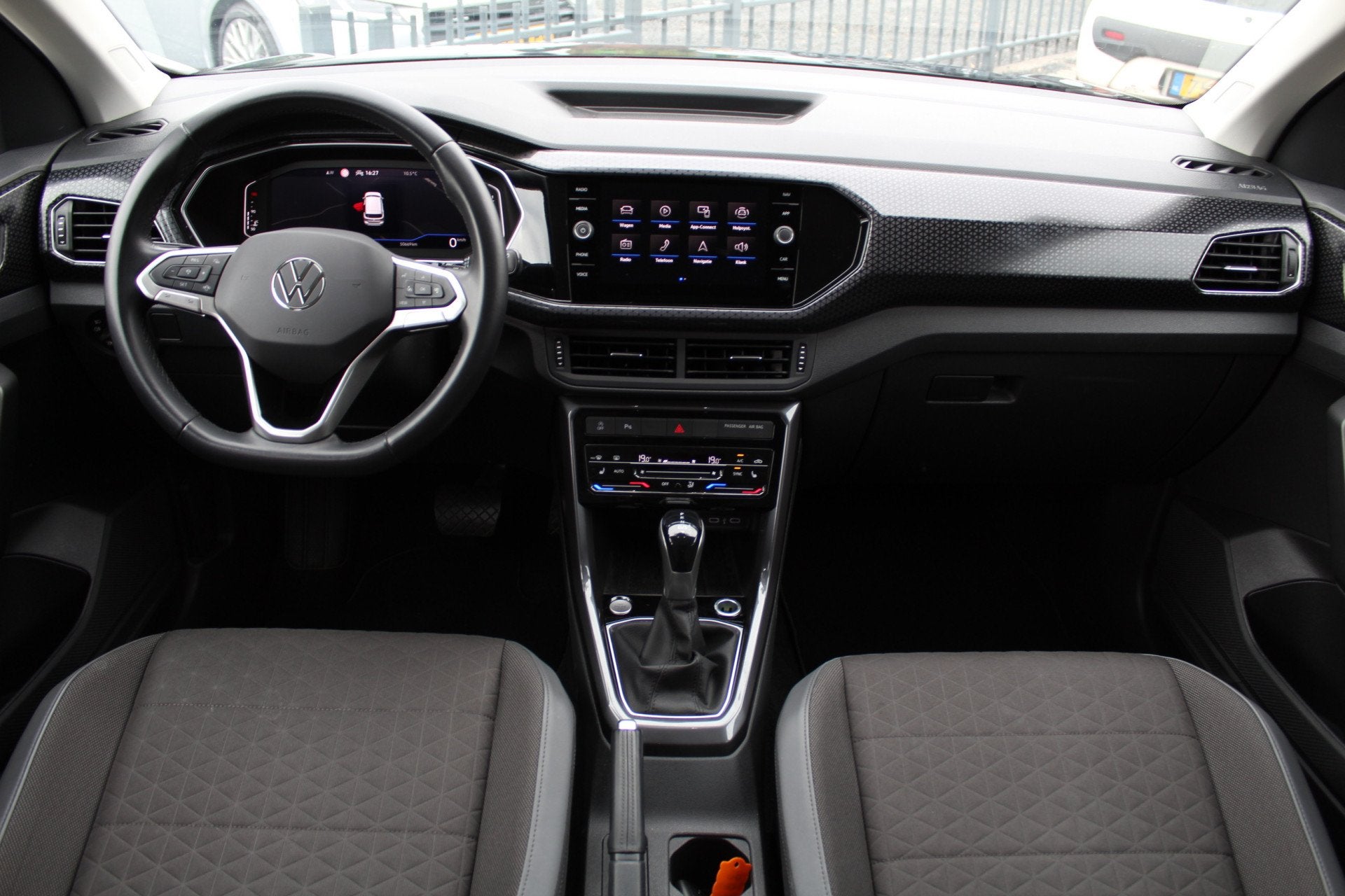 Volkswagen T-Cross 1.0 TSI Carat DSG-automaat | Apple carpla, Automatische klimaatregeling, Gebruikt, Zwart, Zwart