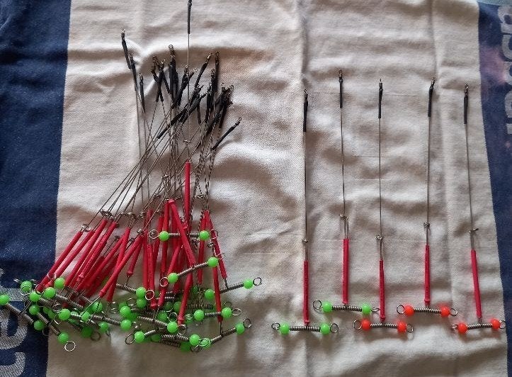 Nog stalen afhouders met extra voetje ., Ophalen of Verzenden, Nieuw, Vislijn