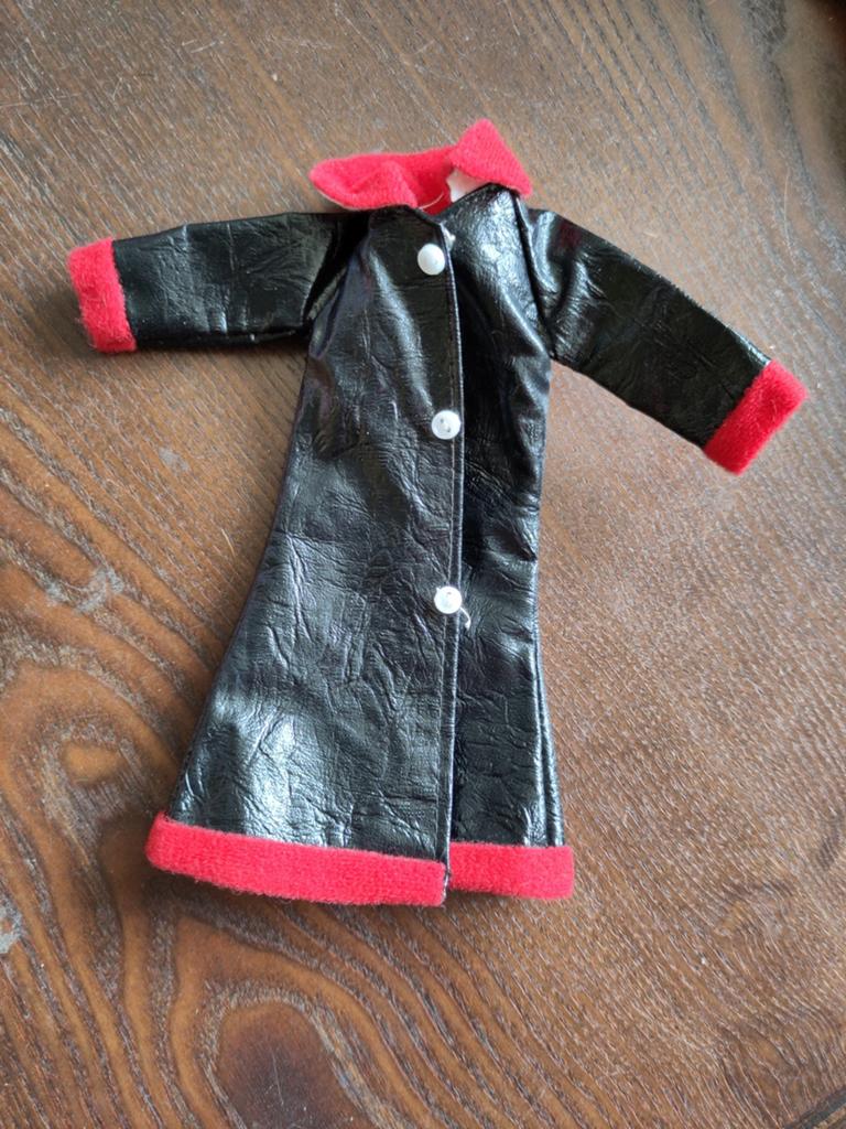 Barbie clone jasje zwart, Ophalen of Verzenden, Gebruikt, Kleertjes