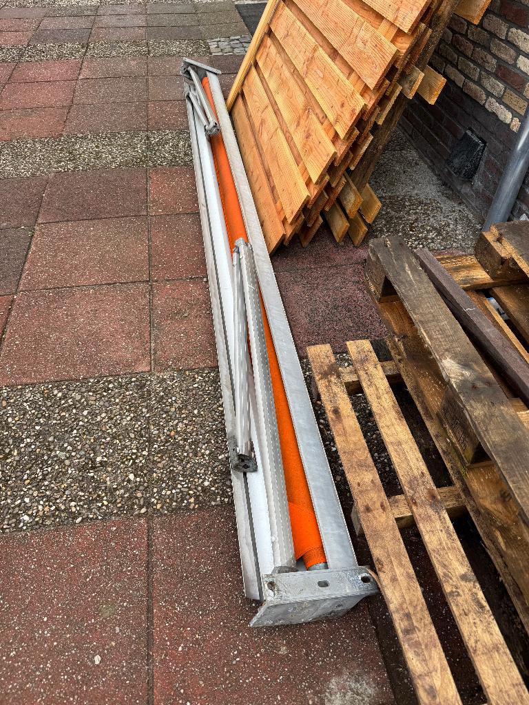 Zonnescherm - oranje doek - knikarm, Tuin en Terras, Zonneschermen, Gebruikt, Knikarmscherm, 150 tot 300 cm, 250 cm tot 450 cm