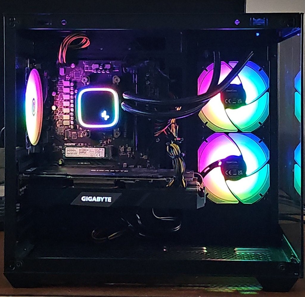 MULTIMEDIA & GAMEPC R5 7600X/1TBM.2/16GBDDR5/RTX2080OC 8G, Zelf gebouwde pc, Zo goed als nieuw, Multimedia-gamepc@hotmail.com