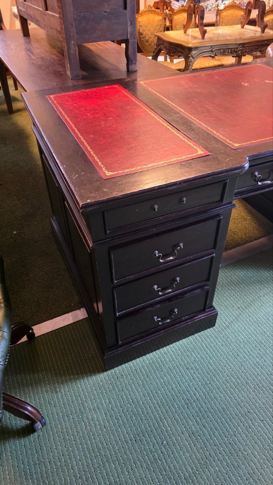 Mahonie Chesterfield dubbel desk / bureau, Huis en Inrichting, Bureaus, Ophalen, Gebruikt