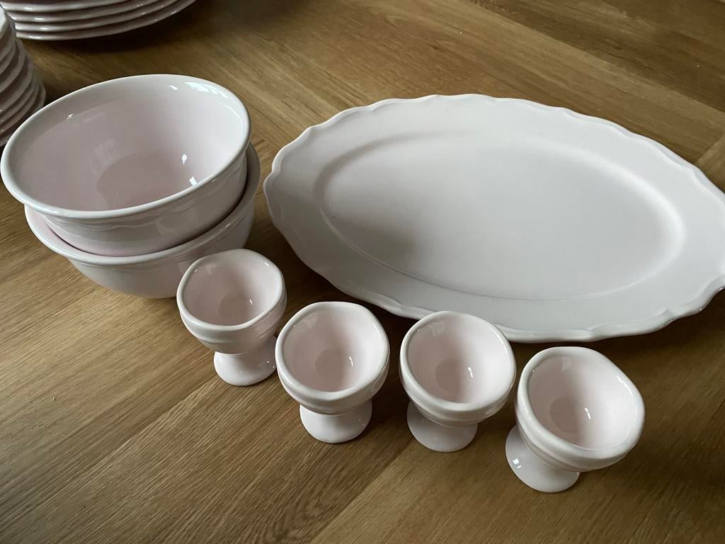 als nieuw servies set juliet licht roze kom kommen schaal, Huis en Inrichting, Keuken | Servies, Ophalen of Verzenden, Zo goed als nieuw