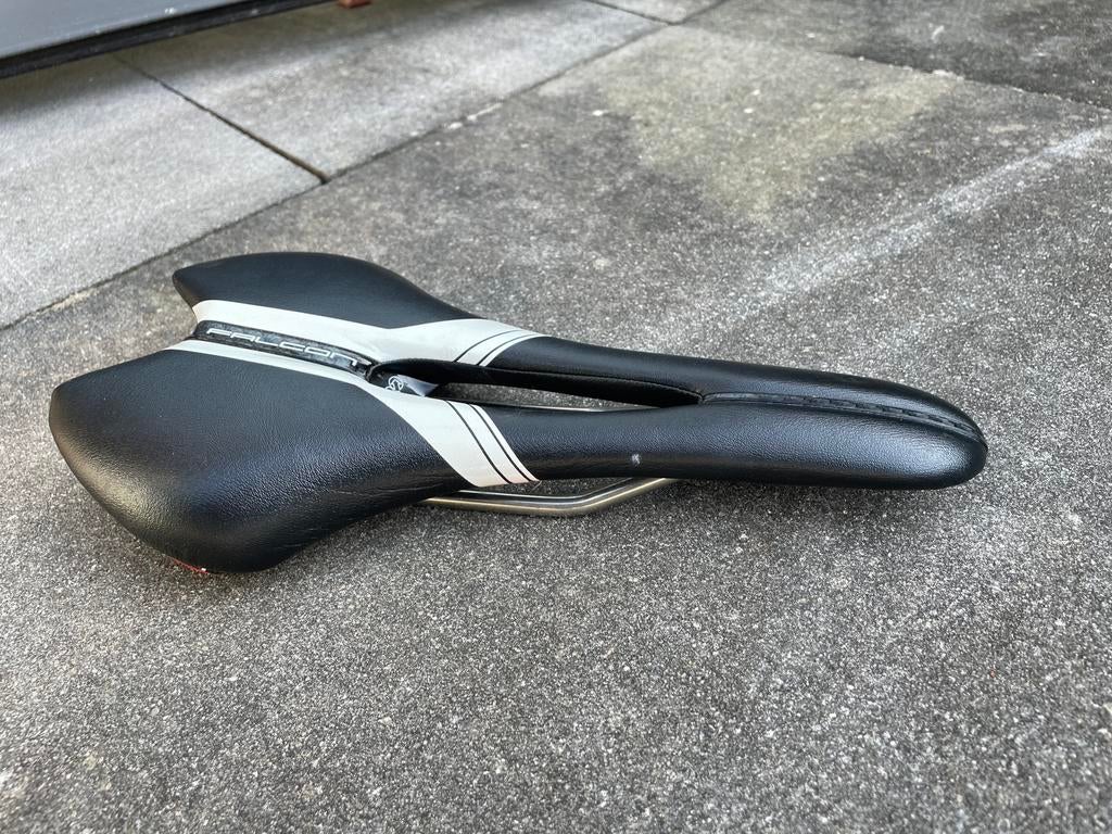 Pro Falcon zadel 142mm, Ophalen of Verzenden, Gebruikt, Zadel