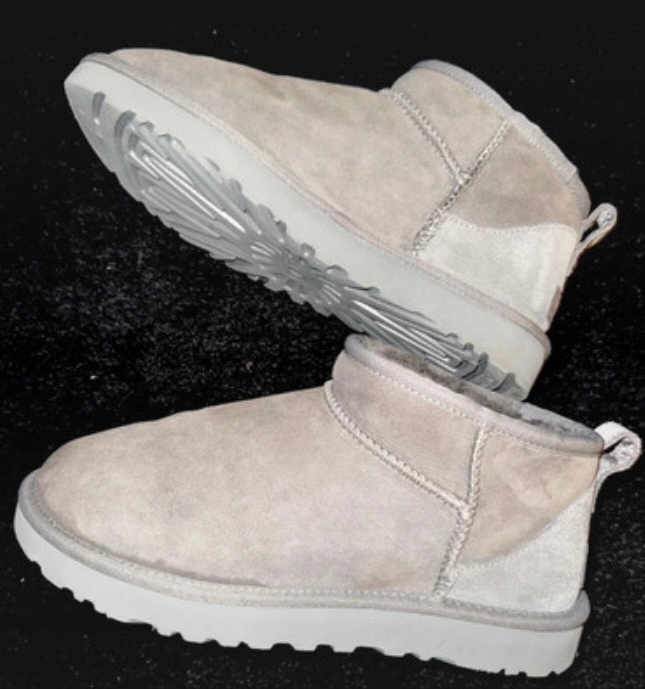 UGG Classic Mini Laarzen - Grijs - Maat 39, Verzenden, Zo goed als nieuw, Grijs, Lage of Enkellaarzen