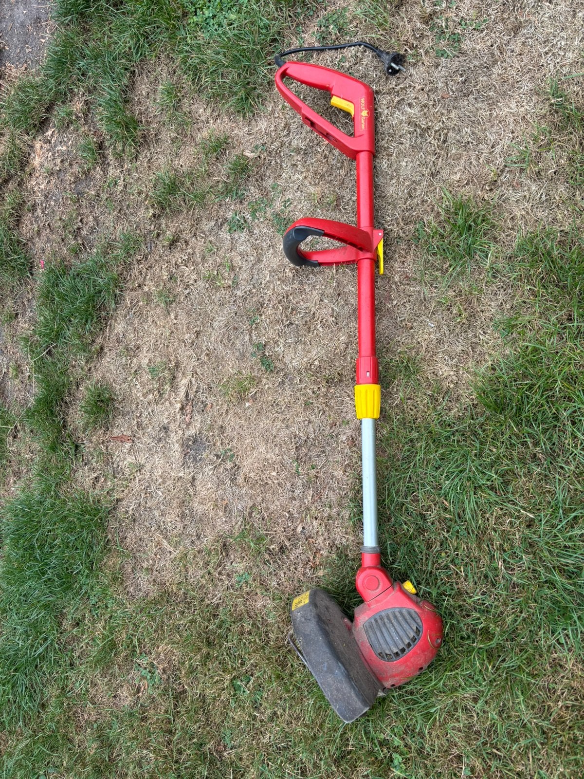 Grastrimmer merk wolf werkt goed nu 15 euro!, Ophalen of Verzenden, Zo goed als nieuw, Elektrisch