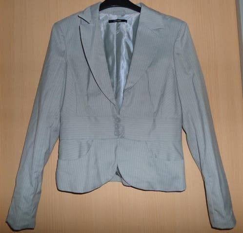 Grijs jasje met lichtblauw streepje maat 38 en 3/4  broek, Kleding | Dames, Jasjes, Kostuums en Pakken, Maat 38/40 (M), Kostuum of Pak
