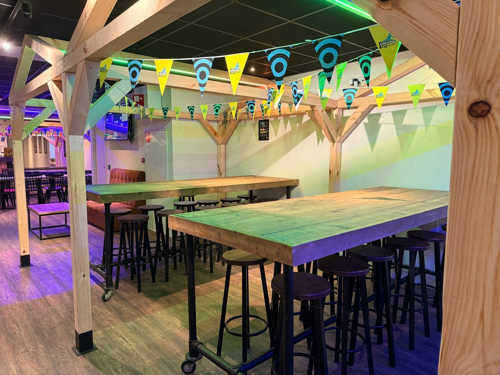 Hoge bartafels (nog maar 3 op voorraad), Ophalen, Gebruikt