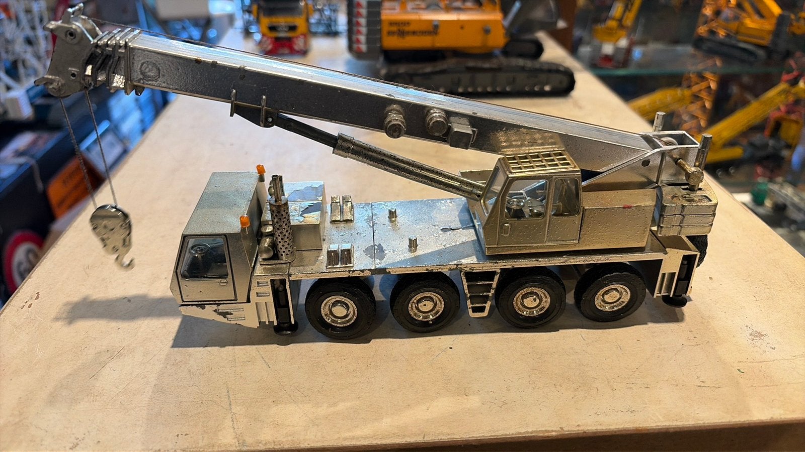 Zilveren KRUPP, Hobby en Vrije tijd, Modelauto's | 1:50, Ophalen of Verzenden, Zo goed als nieuw, Bus of Vrachtwagen, Overige merken