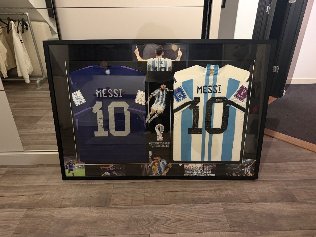 Gesigneerd shirt, Ophalen, Nieuw, Buitenlandse clubs, Shirt