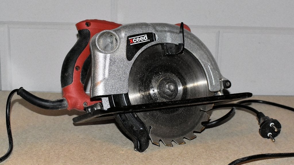 Xceed x190cs1 cirkelzaagmachine, Doe-het-zelf en Verbouw, Gereedschap | Zaagmachines, Gebruikt, Cirkelzaag, 70 mm of meer, 1200 watt of meer