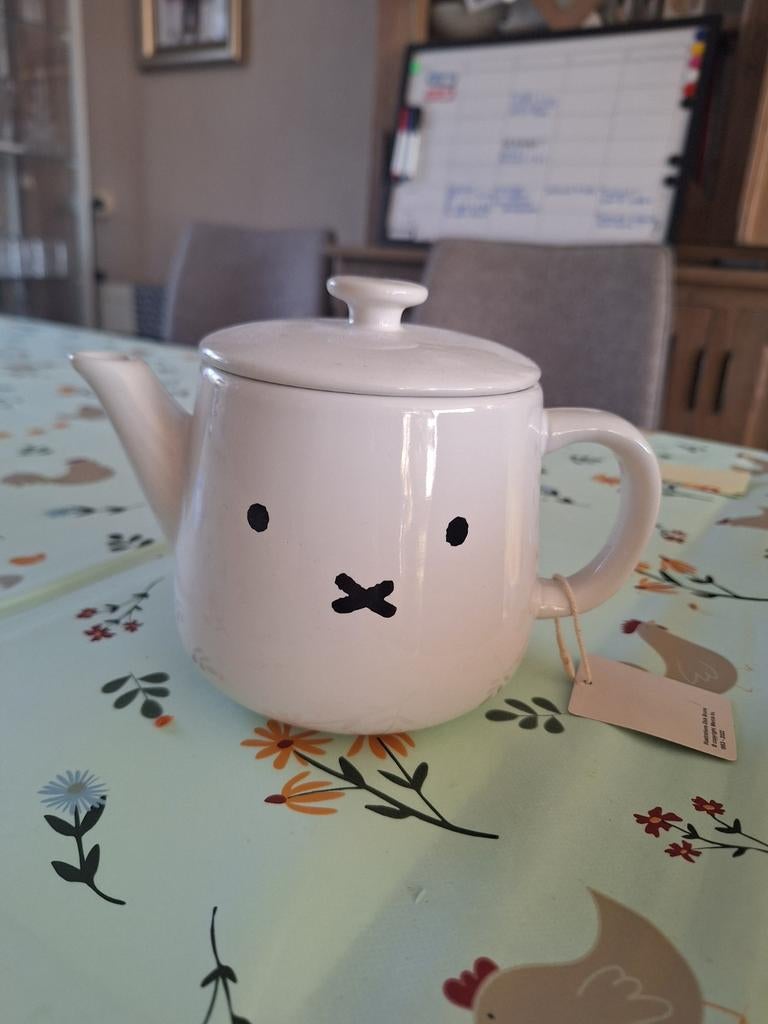 Nijntje theepot, Ophalen