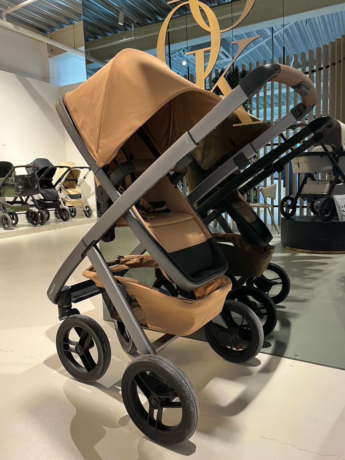 Dubatti Two E2 Soft Terra- Satin Gray Frame, Ophalen of Verzenden, Zo goed als nieuw, Overige merken
