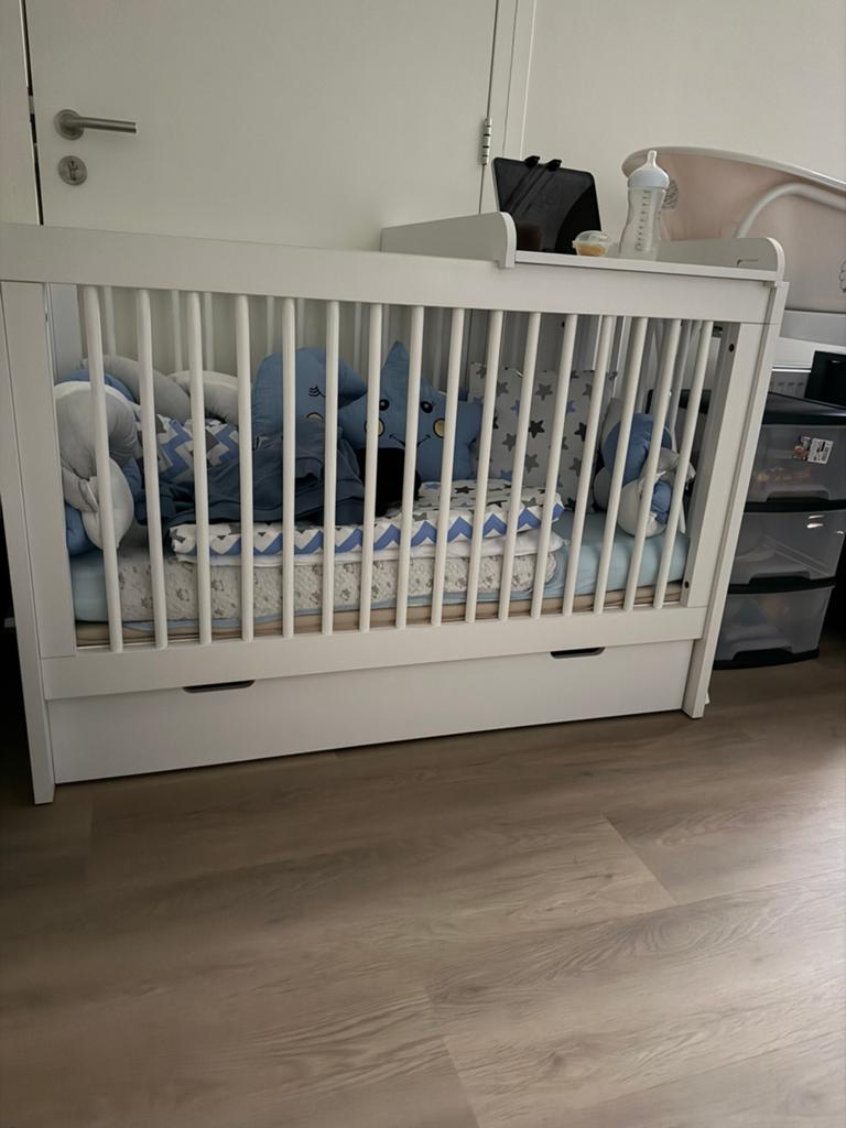 Nieuwe ledikant met opbergruimte., Ophalen of Verzenden, Nieuw, Ledikant