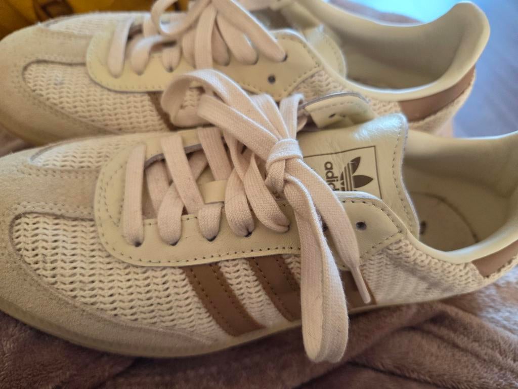 Zgan adidas schoenen, Ophalen of Verzenden, Zo goed als nieuw, Sneakers of Gympen