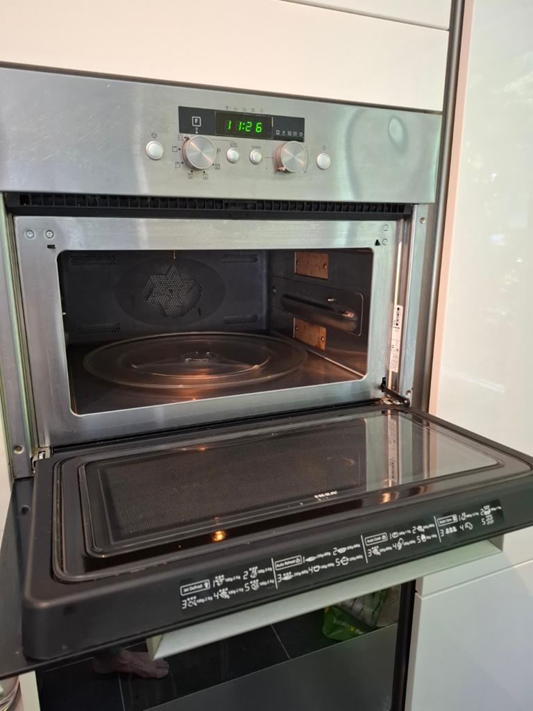 IKEA Whirlpool Inbouw Combimagnetron 701.230.26, Witgoed en Apparatuur, Magnetrons, Combimagnetron, Gebruikt, Hete lucht, Ophalen of Verzenden