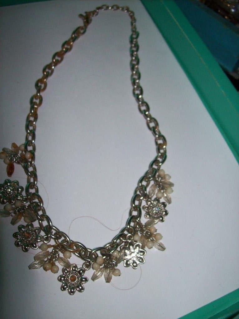 Ketting Zilvertint schakels Bloemen en Beige steentjes, Sieraden, Tassen en Uiterlijk, Kettingen, Verzenden, Nieuw, Steen of Mineraal