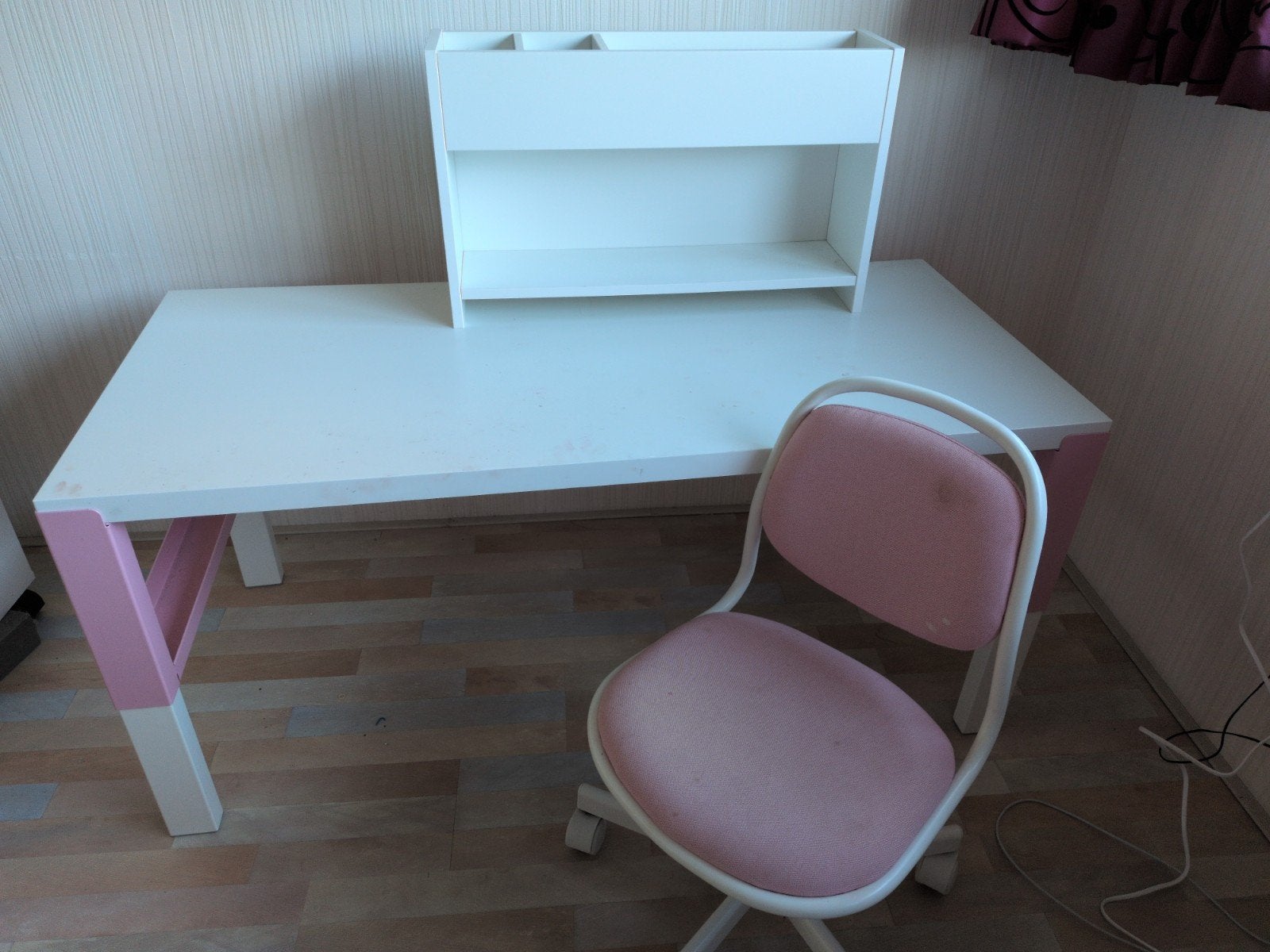 Kinderbureau phal met stoel en opzetstuk - Wit/Roze Ikea, Ophalen, Gebruikt, Overige merken, Opbergruimte