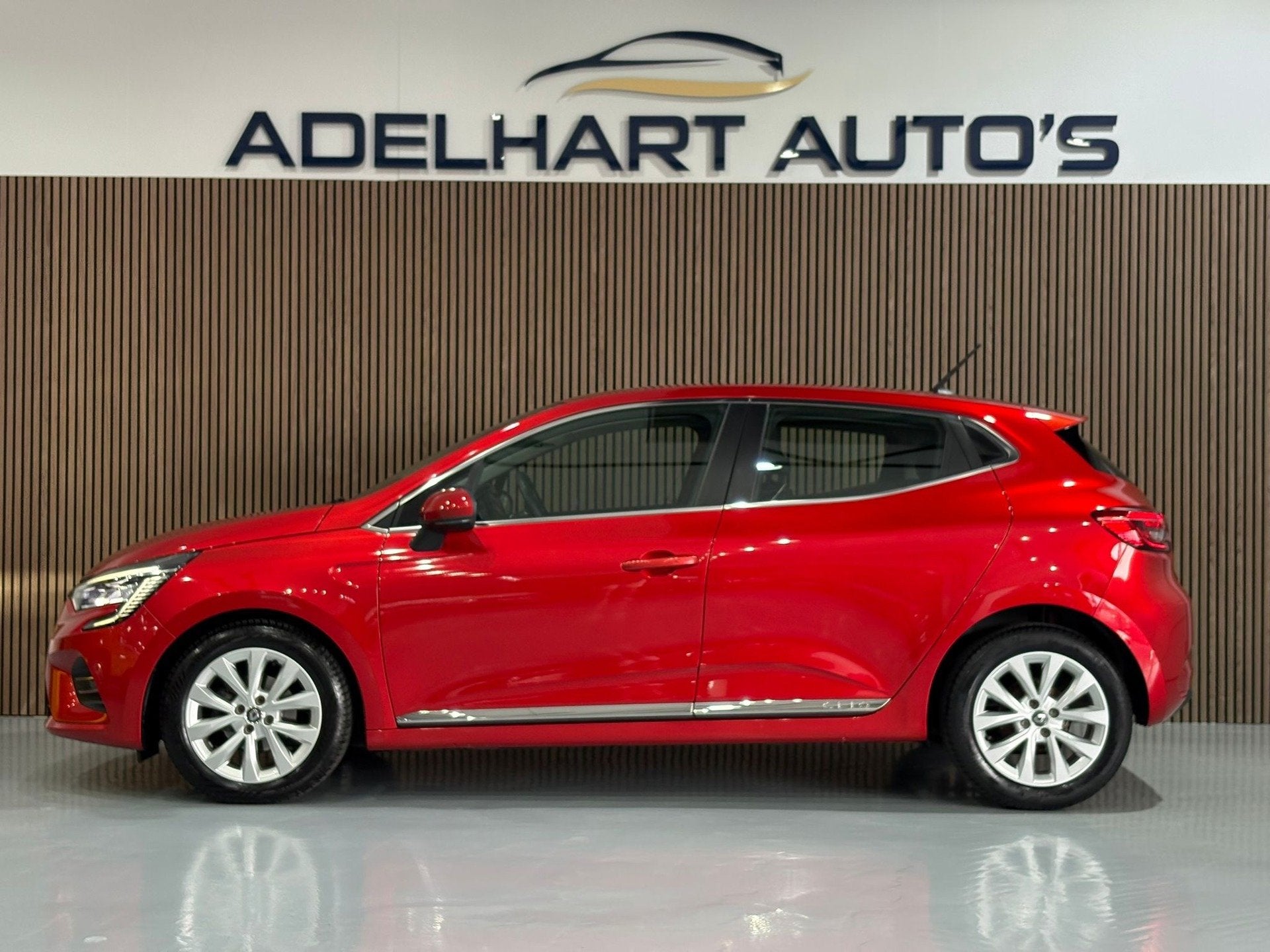 Renault Clio 1.0 TCe Intens Nieuw model / Navigatie full map, Voorwielaandrijving, 101 pk, Gebruikt, 580 kg