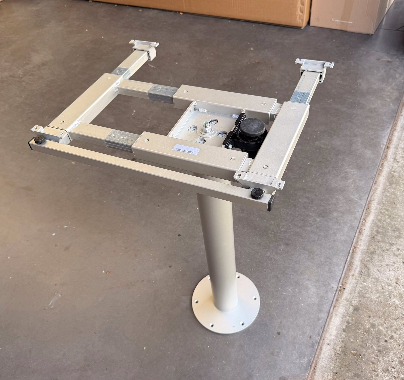 Camper tafel onderstel, Ophalen, Zo goed als nieuw