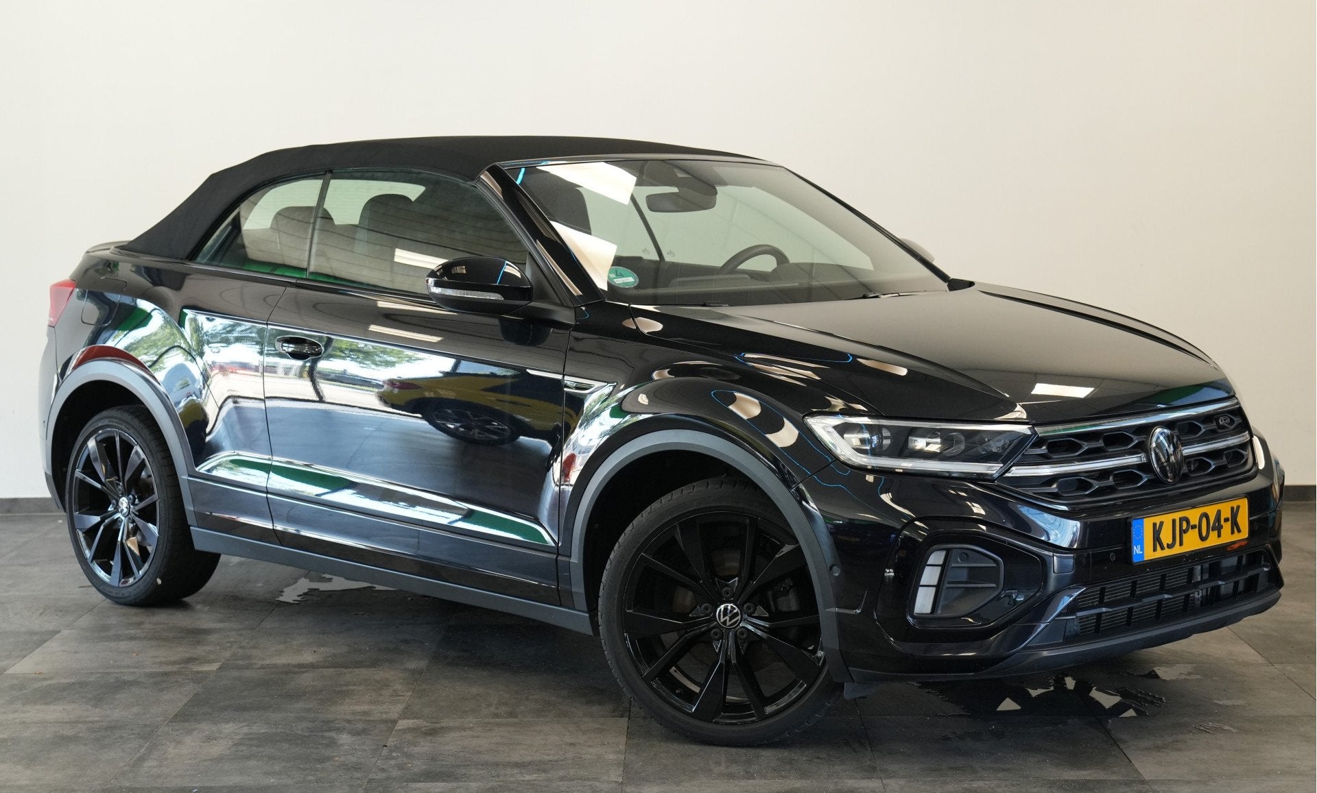 Volkswagen T-Roc 1.5 TSI R-Line Edition Cabriolet Camera PDC, Stof, 4 cilinders, Bedrijf, Grijs