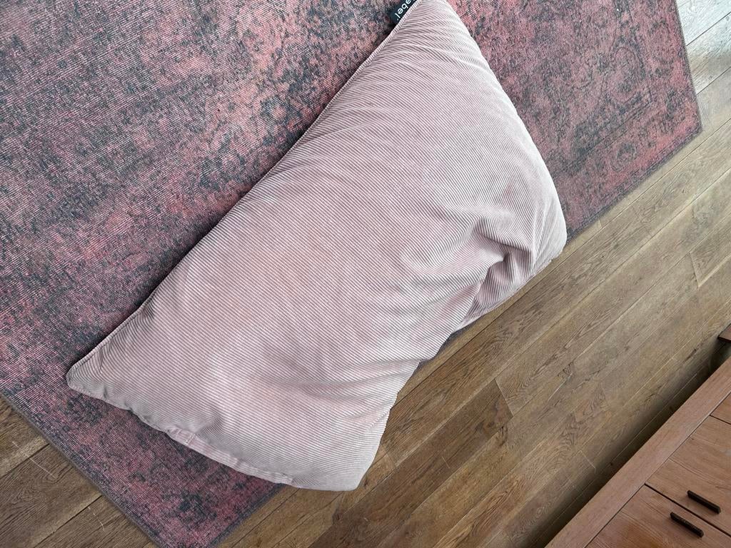 Leuke oud roze zitzak, Ophalen, Zo goed als nieuw, Roze