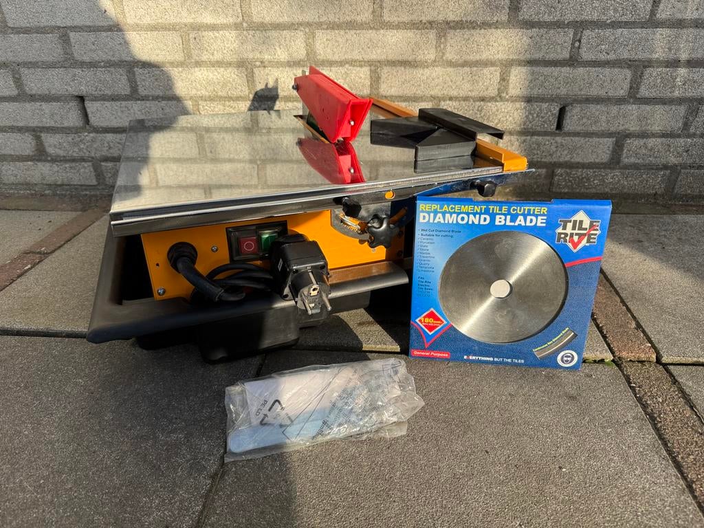 Tegelzaagmachine Tile Rite z.g.a.n., Doe-het-zelf en Verbouw, Gereedschap | Zaagmachines, Zo goed als nieuw, Overige typen, 600 tot 1200 watt
