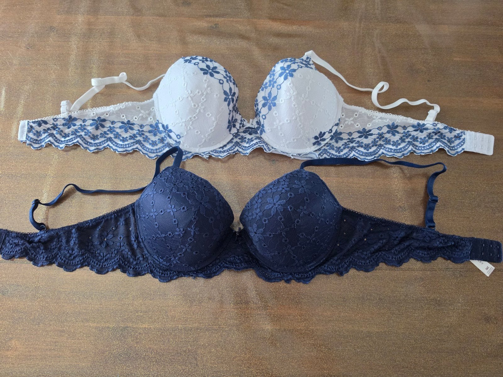 Laura Ashley BH's - Wit met blauw & Donkerblauw (36C), Laura Ashley, Ophalen of Verzenden, Wit, BH
