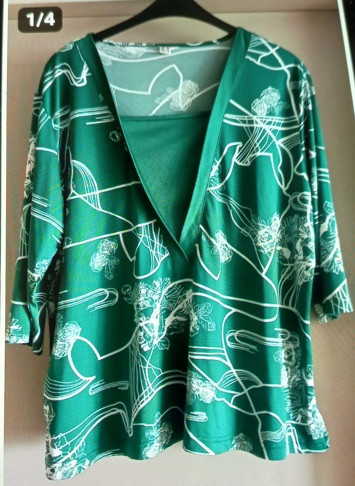 Groene tuniek met abstracte print - Maat 52, Onbekend, Ophalen of Verzenden, Zo goed als nieuw, Groen