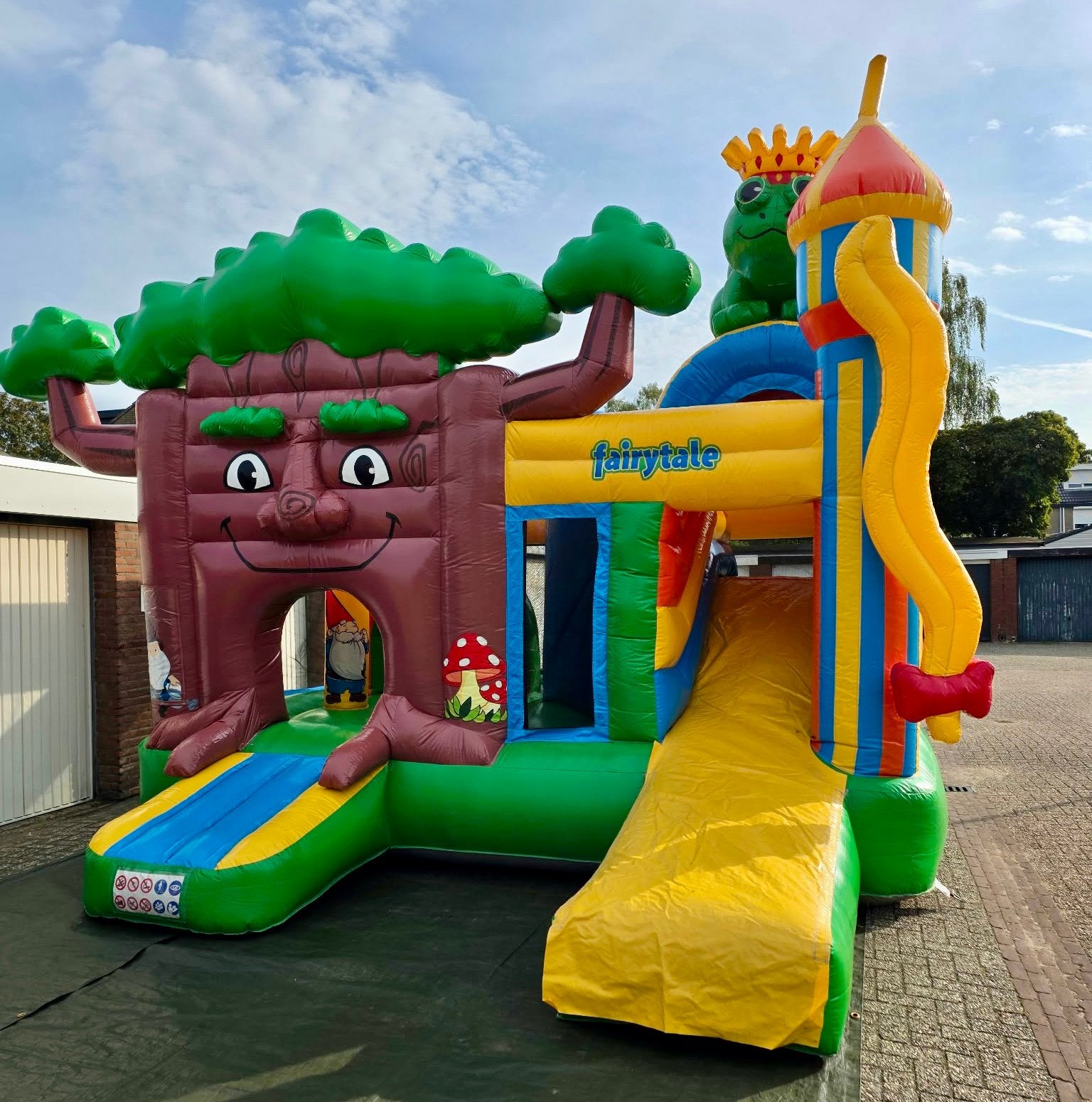 Mooi springkussen multi fun 5.3 x 5 te koop, Ophalen, Zo goed als nieuw