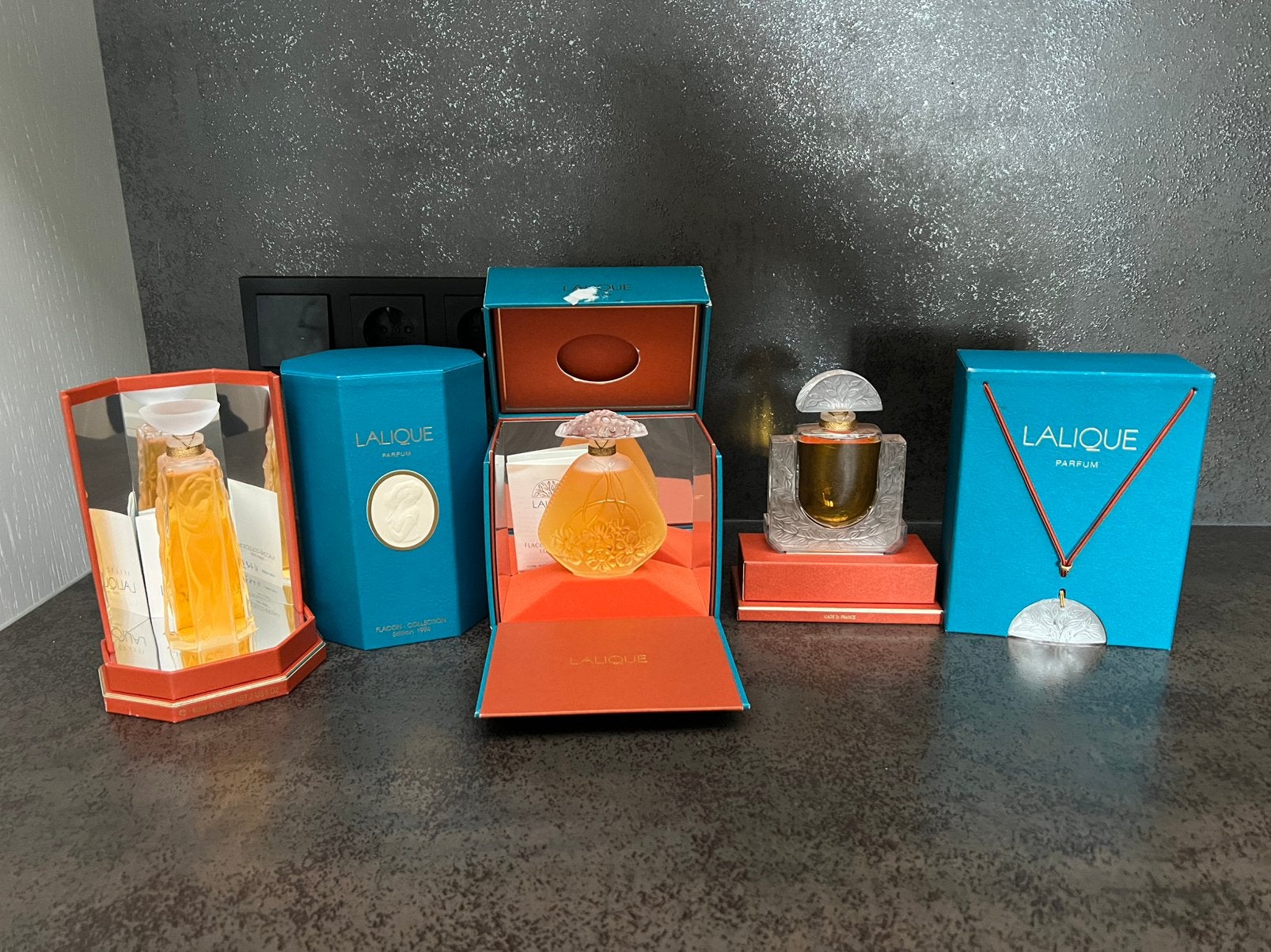 Lalique jaarstukken orginele geur!, Ophalen, Zo goed als nieuw, Parfumfles