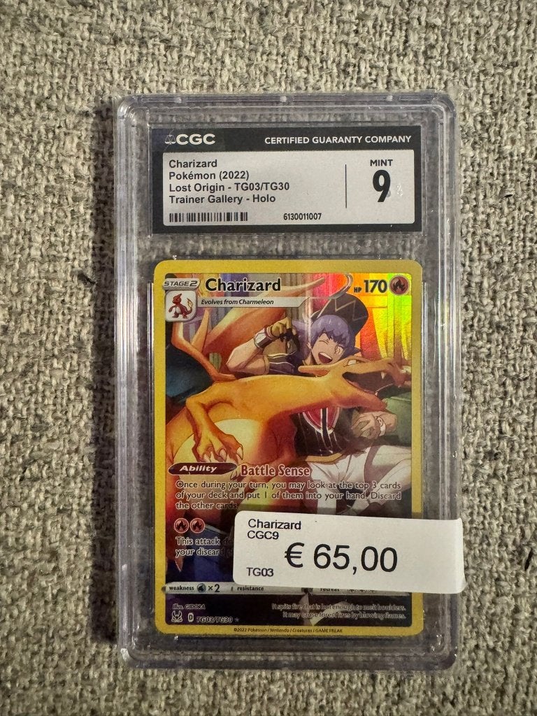 Charizard Pokémon Kaart CGC 9 Mint - Lost Origin TG03/TG30, Ophalen of Verzenden, Zo goed als nieuw, Losse kaart, Foil