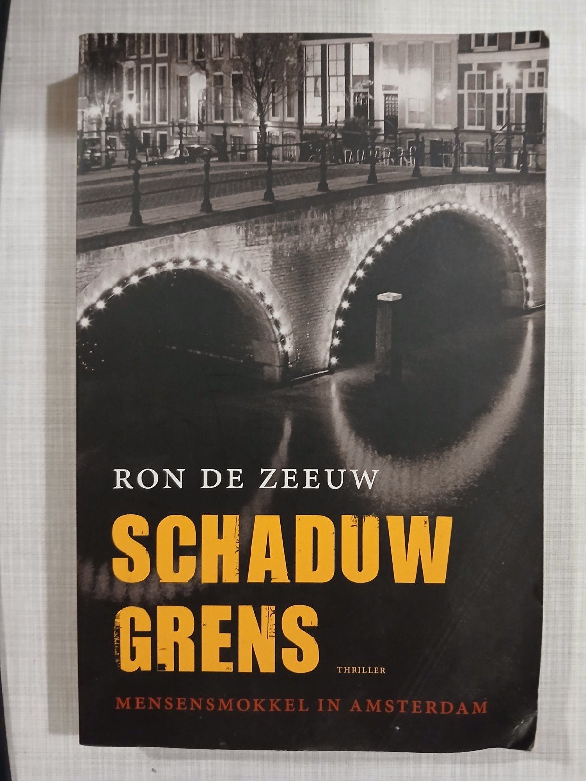 Ron de Zeeuw - Schaduwgrens, Ophalen of Verzenden, Gelezen, Ron de Zeeuw