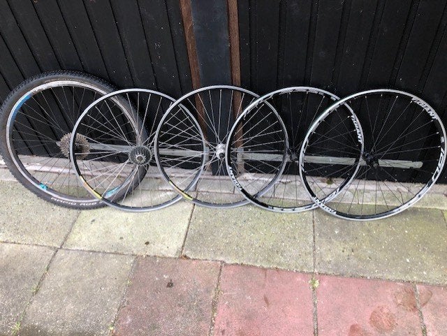 Fiets wielen / velgen , 2 sets : 1 x Giant 333 en 1 x Mavic, Ophalen, Gebruikt, Wiel