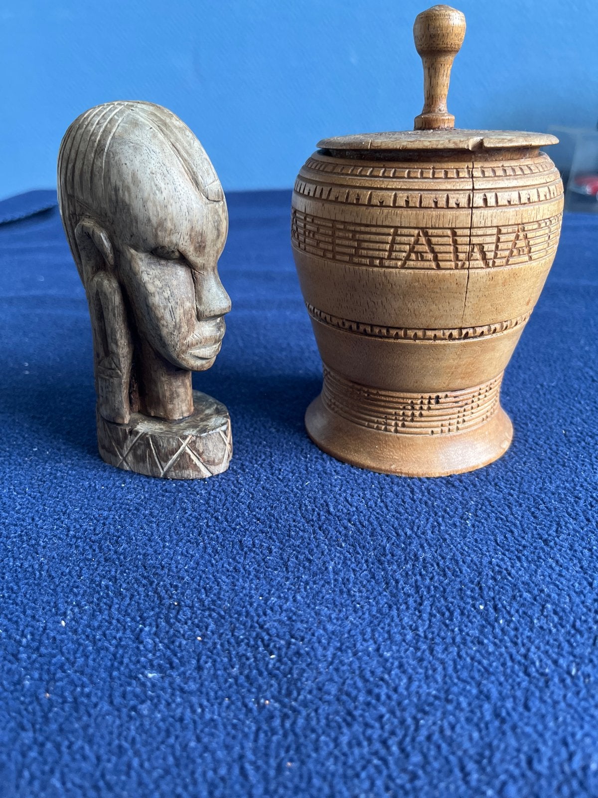 2 Houten items: Buste en Houtsnijwerk, Minder dan 20 cm, Buste, Ophalen of Verzenden, Handgemaakt