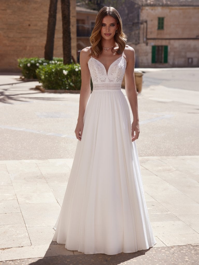 Uitverkoop nieuwe trouwjurk Aria, Bianco Evento, maat 38, Kleding | Dames, Trouwjurk, Wit, Ophalen of Verzenden, Bianco Evento