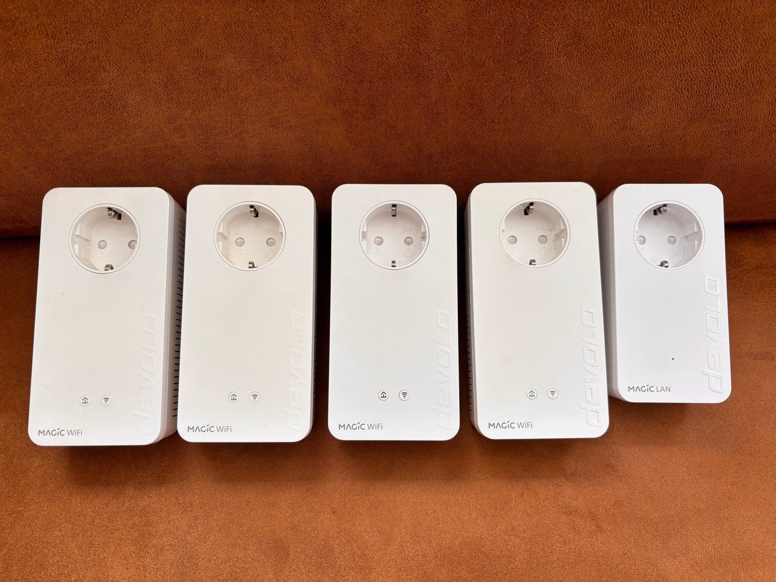 Devolo Magic 2 WiFi Powerline Adapters (5 stuks), Ophalen, Gebruikt, Router