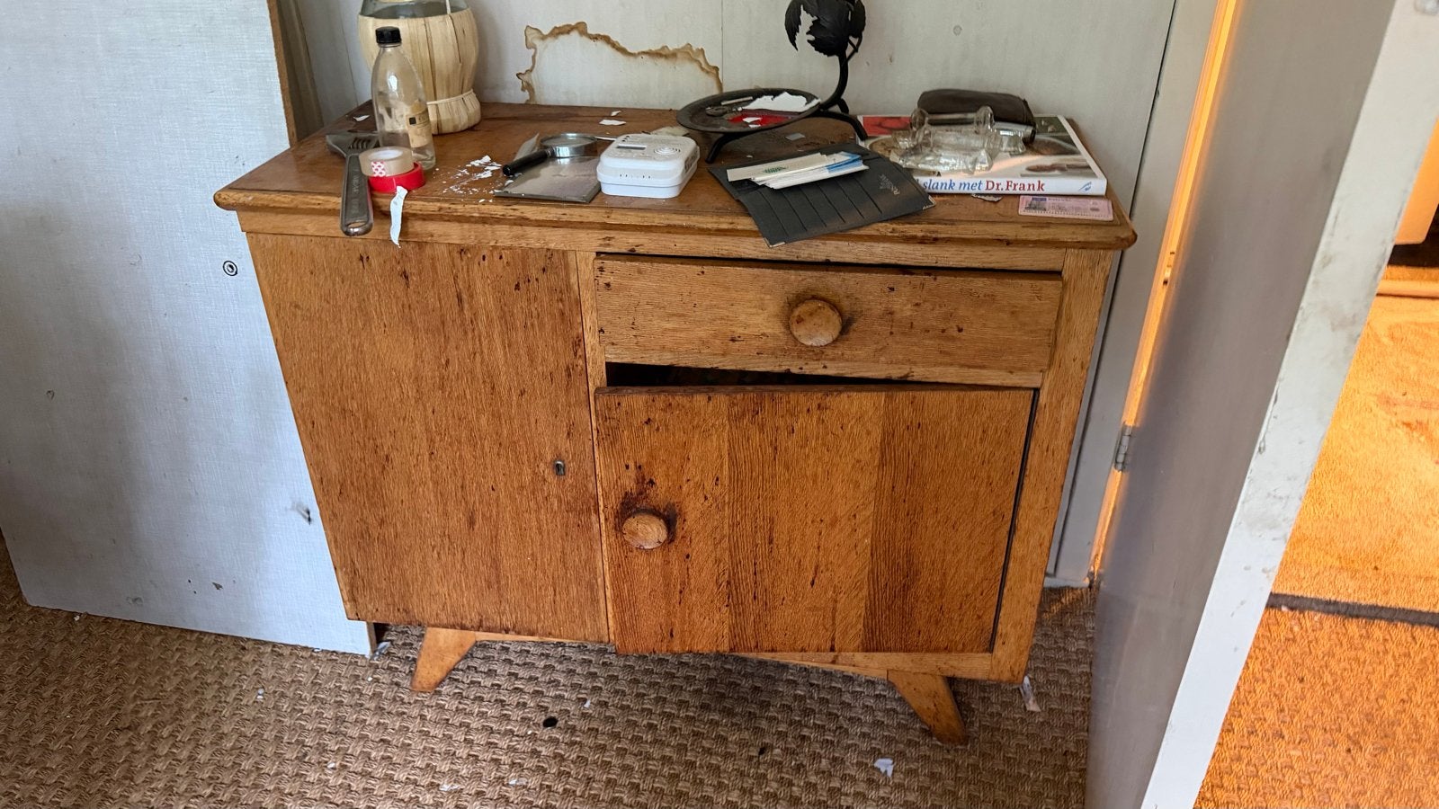 Vintage houten kastje met lade en deuren, Ophalen of Verzenden, Gebruikt
