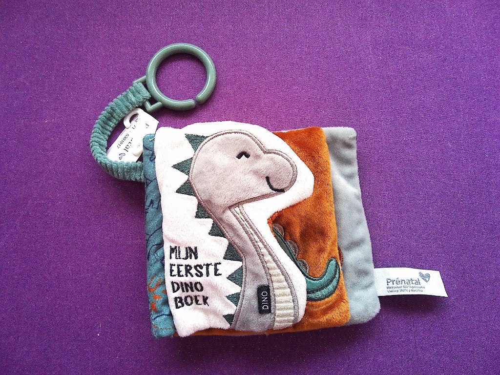 PRÉNATAL Knuffel - MIJN EERSTE DINO BOEK VAN STOF **Nieuw**, Prénatal, Dinosaurus, Nieuw, Ophalen of Verzenden