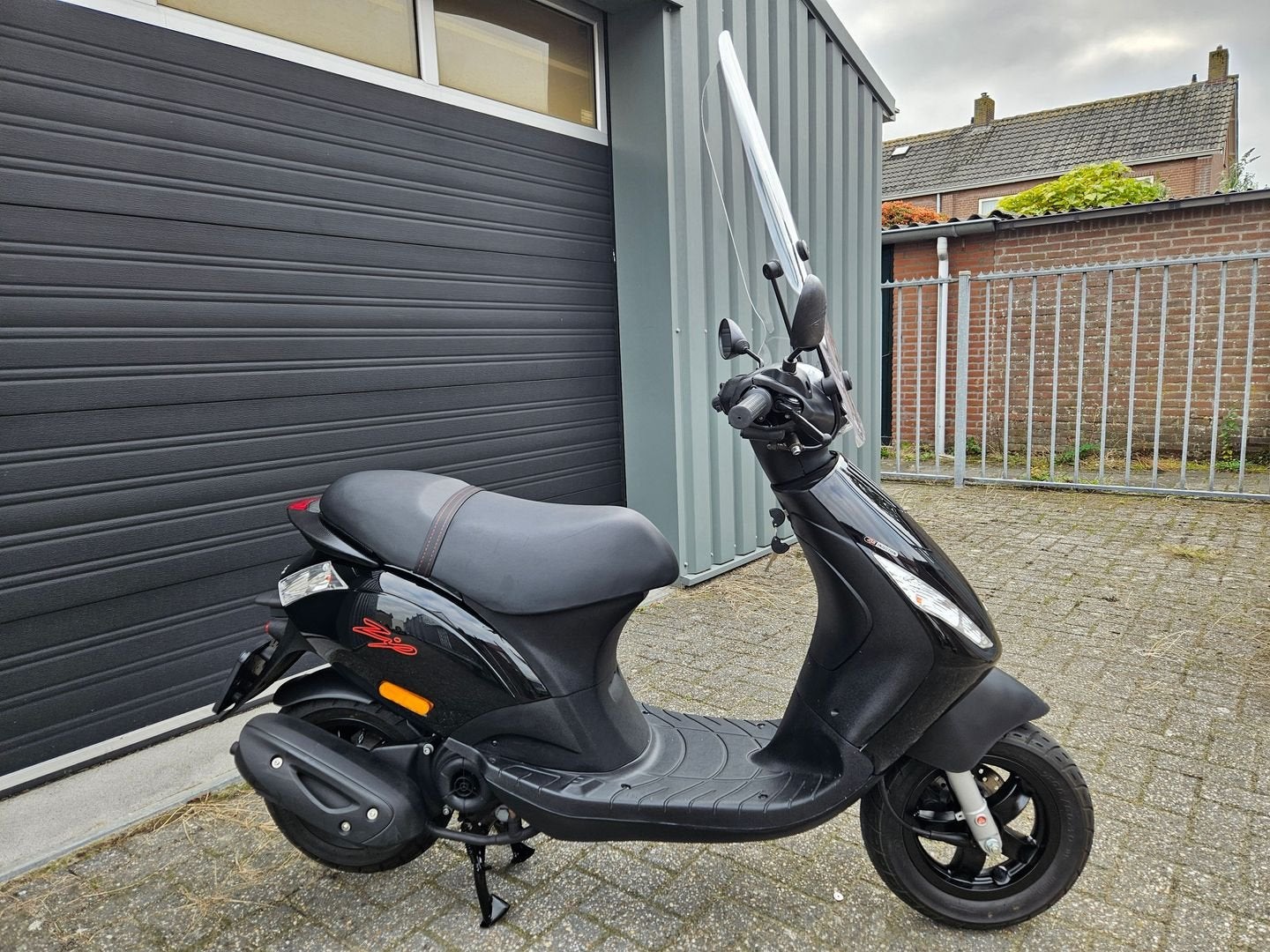 PIAGGIO ZIP 4T E4 SNOR BJ2018 ZWART 2584KM TOPSTAAT - SCHERM, Piaggio, PIAGGIO, Onbekend, Ophalen of Verzenden