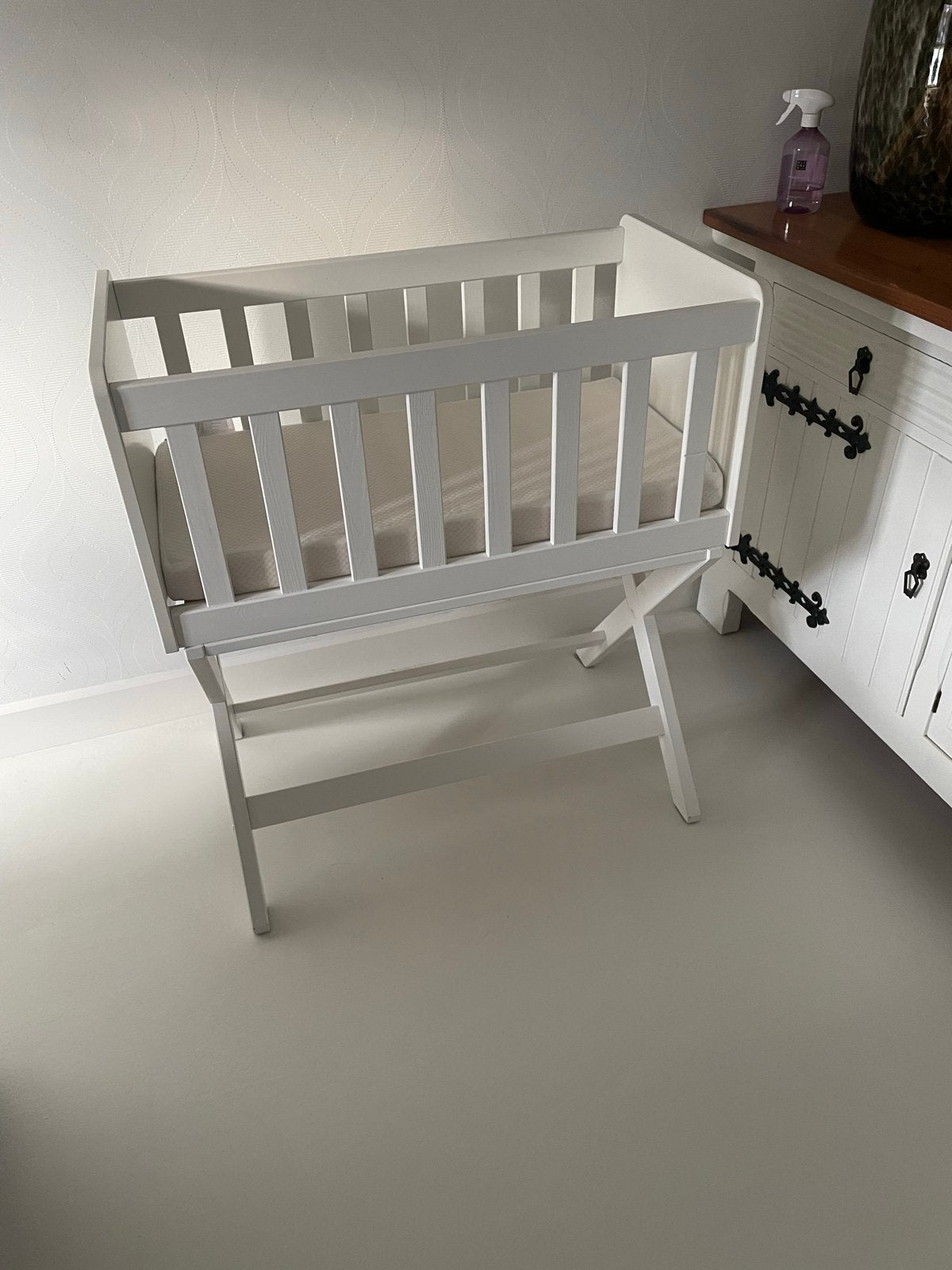 Happybaby marken wieg met bijna nieuw matras, Ophalen, Zo goed als nieuw, Lattenbodem, Minder dan 140 cm