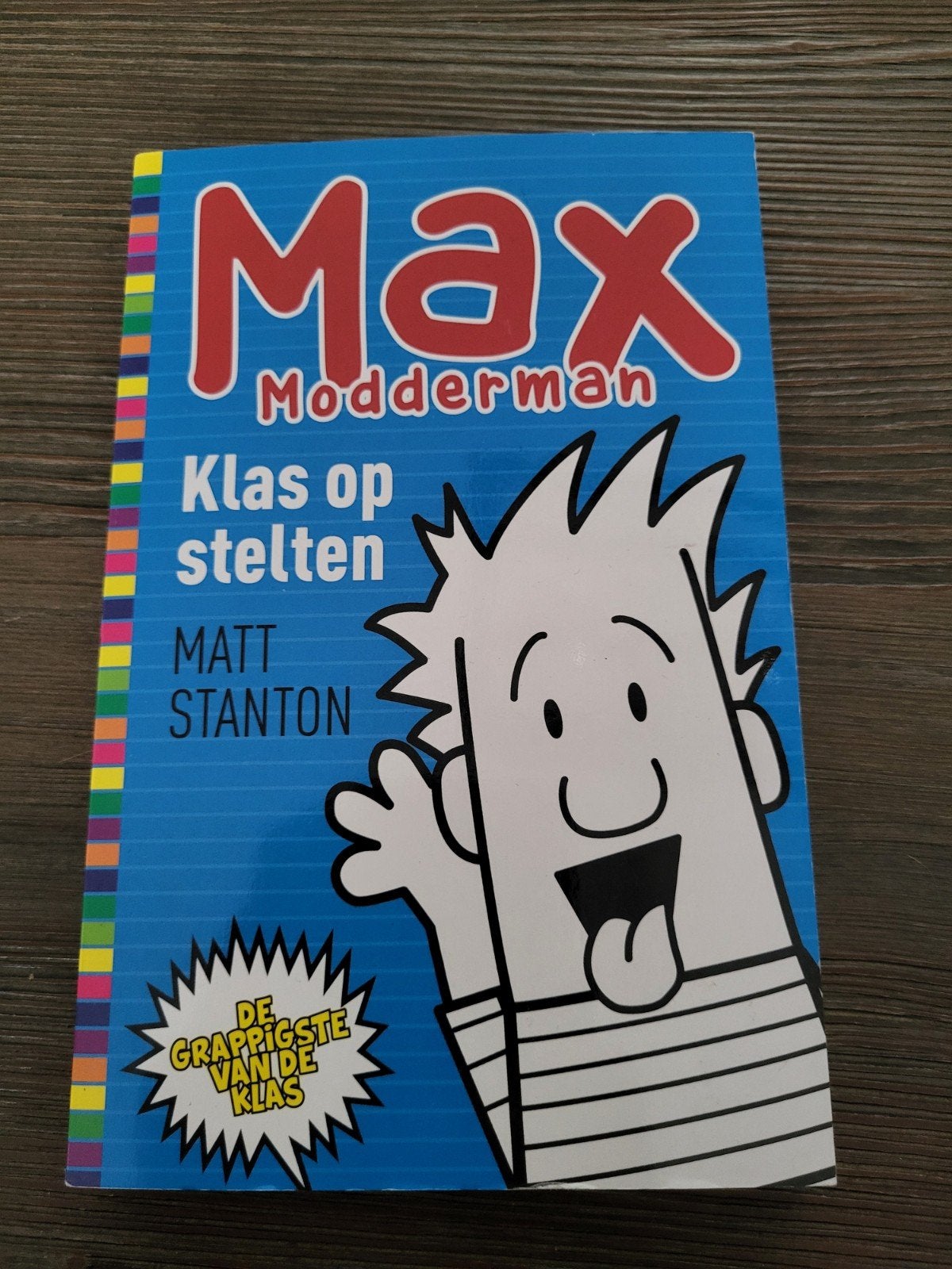 Max Modderman - Klas op stelten - Matt Stanton, Boeken, Ophalen of Verzenden, Zo goed als nieuw, Verhalen