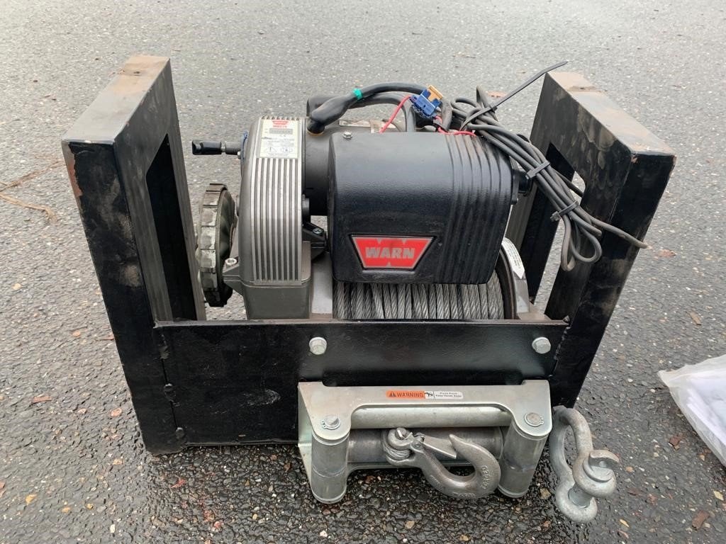 Warn LIER Model M8274-50 motor 24V DC staalkabel EUR 1500.00, Ophalen of Verzenden, Zo goed als nieuw