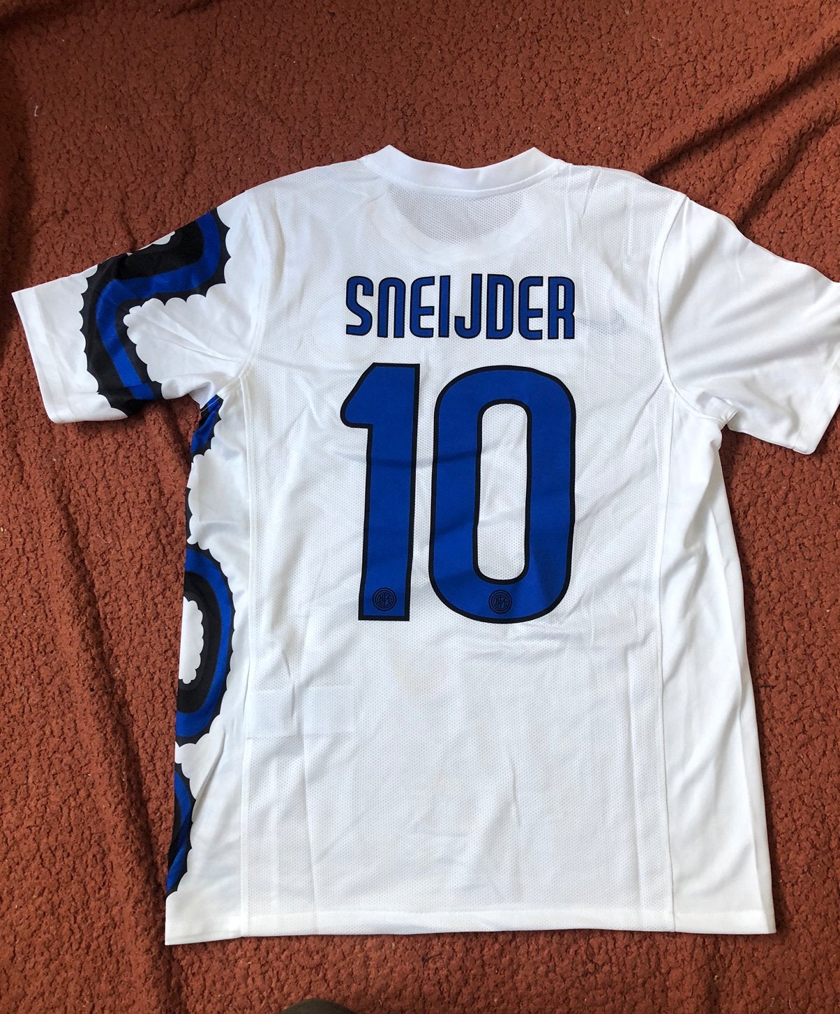 Sneijder Inter Milan retro voetbalshirt maat M, Verzamelen, Sportartikelen en Voetbal, Ophalen of Verzenden, Buitenlandse clubs
