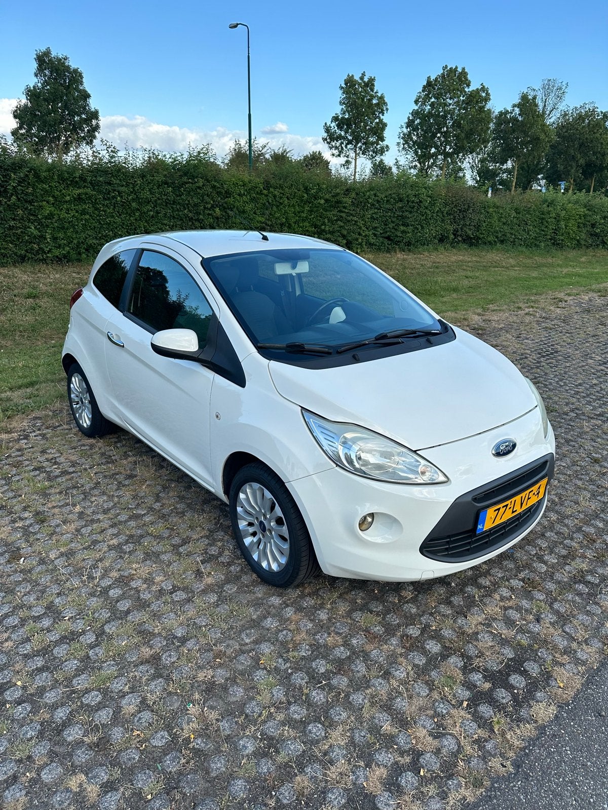 Ford Ka 1.2 51KW 2010 Wit, Voorwielaandrijving, 1242 cc, 4 cilinders, 4 stoelen
