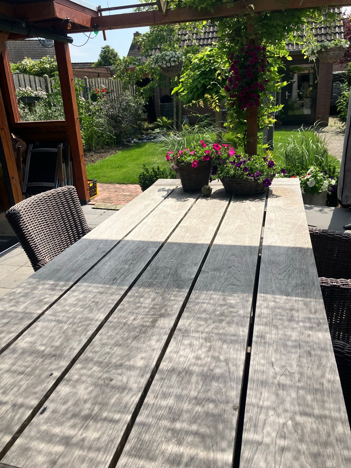 Robuuste houten tuintafel, Tuin en Terras, Tuintafels, Ophalen of Verzenden, Gebruikt, Rechthoekig, Teakhout