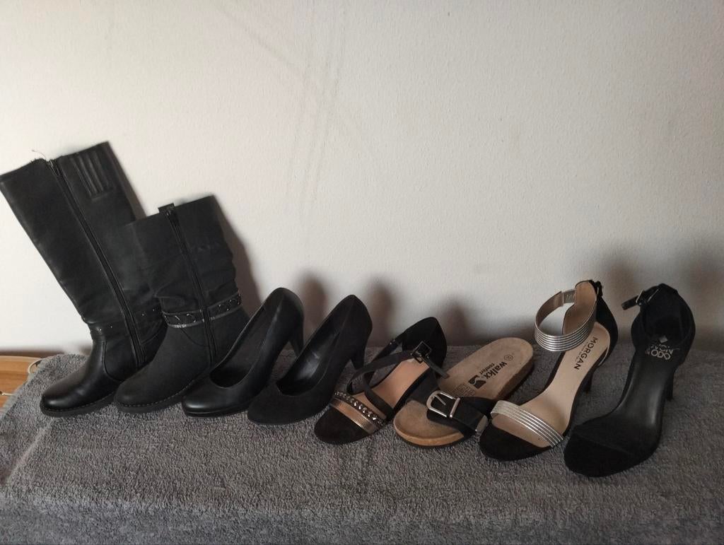 Laarzen, instappers, hakken, Kleding | Dames, Schoenen, Ophalen of Verzenden, Zo goed als nieuw, Zwart, Hoge laarzen